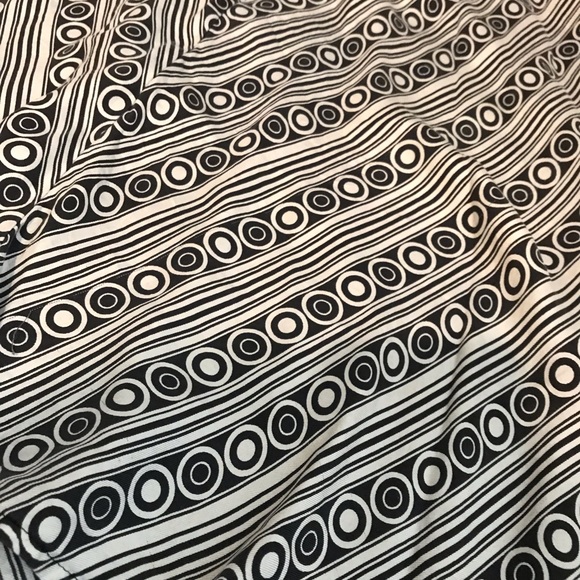 🌵White House Black Market  Woman’s Skirt Size 4 - Picture 3 of 7